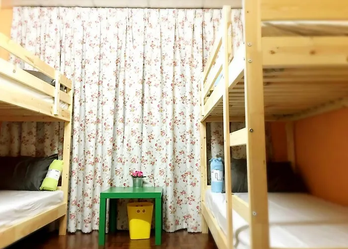 Luck Bird Inn Hostel *